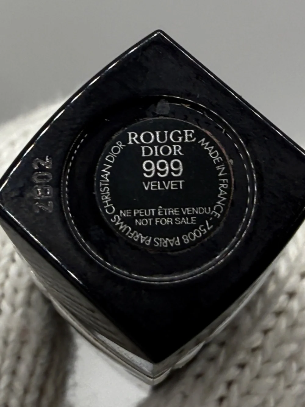 GORGEOUS NWB-CHRSTIAN DIOR ROUGE 999 VELVET LIP STICK! (MADE IN FRANCE)